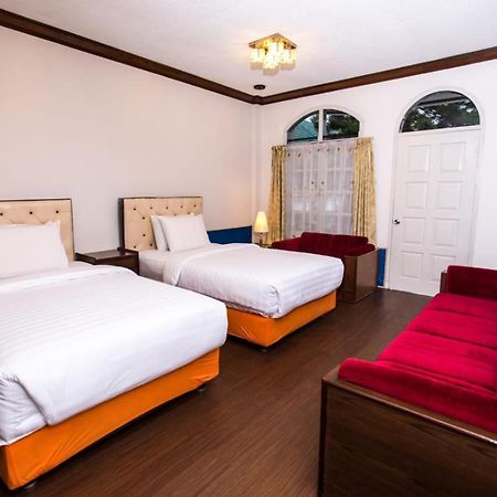 Green Garden Hotel Berastagi Dış mekan fotoğraf