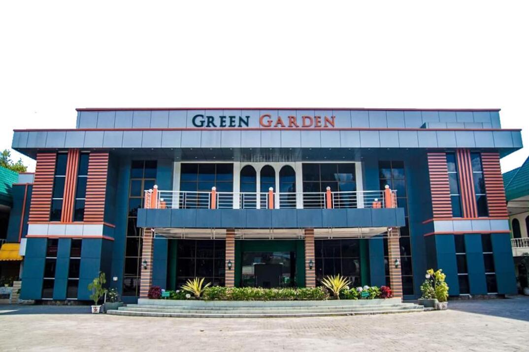 Green Garden Hotel Berastagi Dış mekan fotoğraf