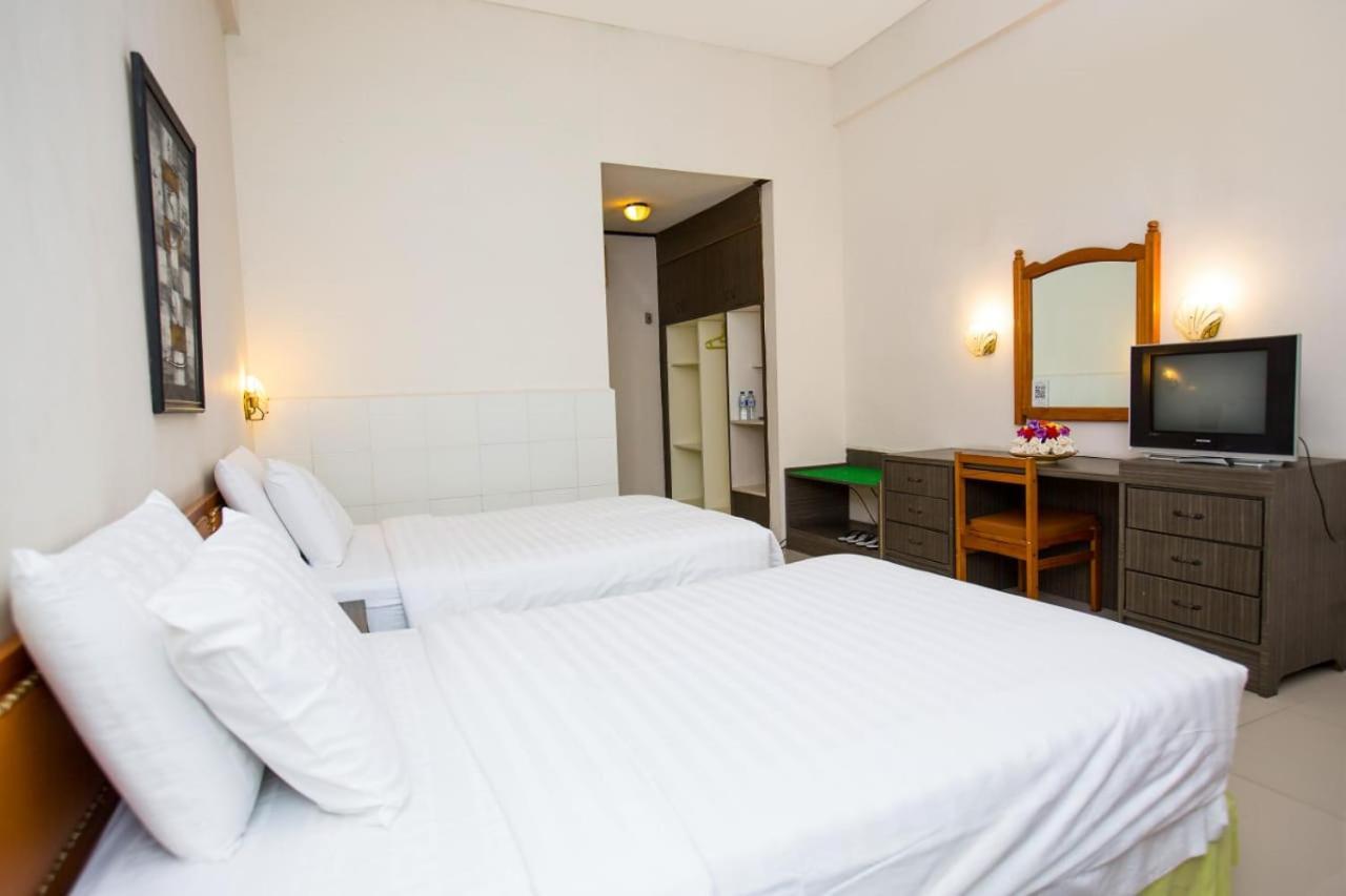 Green Garden Hotel Berastagi Dış mekan fotoğraf