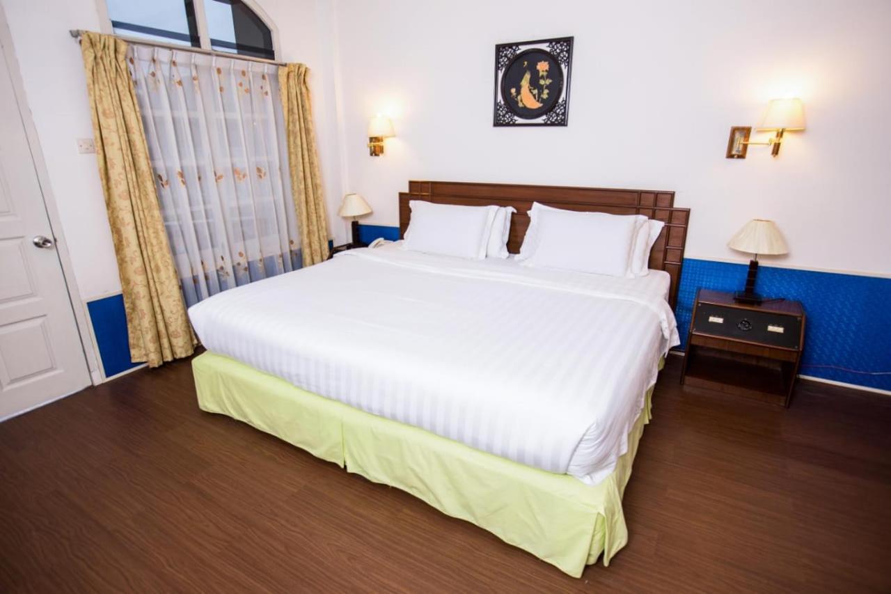 Green Garden Hotel Berastagi Dış mekan fotoğraf