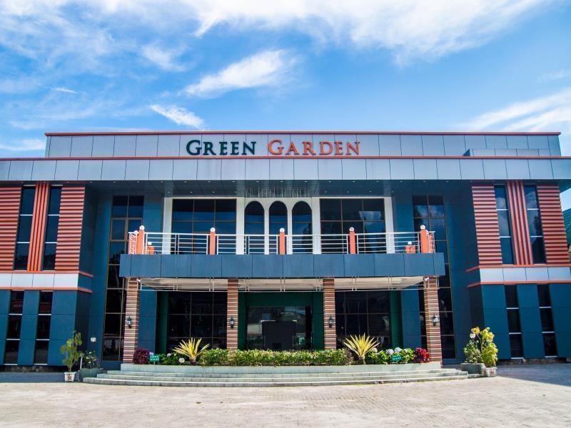 Green Garden Hotel Berastagi Dış mekan fotoğraf